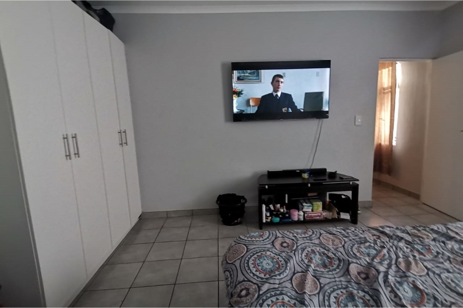 2 Bedroom Property for Sale in Esterville Western Cape